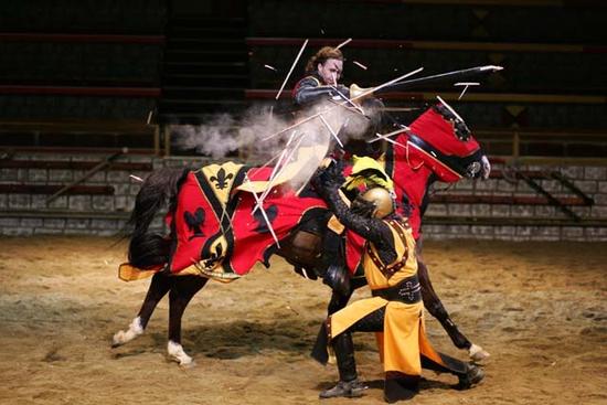 knights dueling at medieval times
