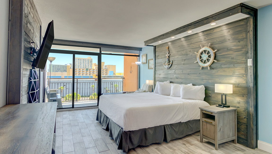 Room with king bed