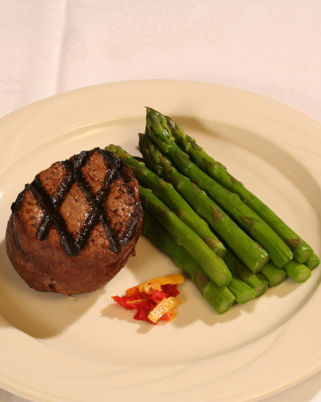 Thoroughbreds Chophouse steak and asparagus meal.